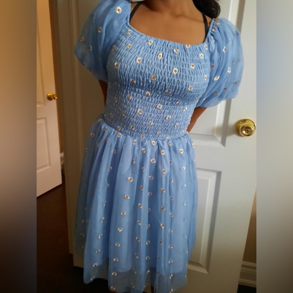 Lemongrass - Puff-Sleeve Daisy Embroidery Smocked Mesh Dress - Picture 3 of 5